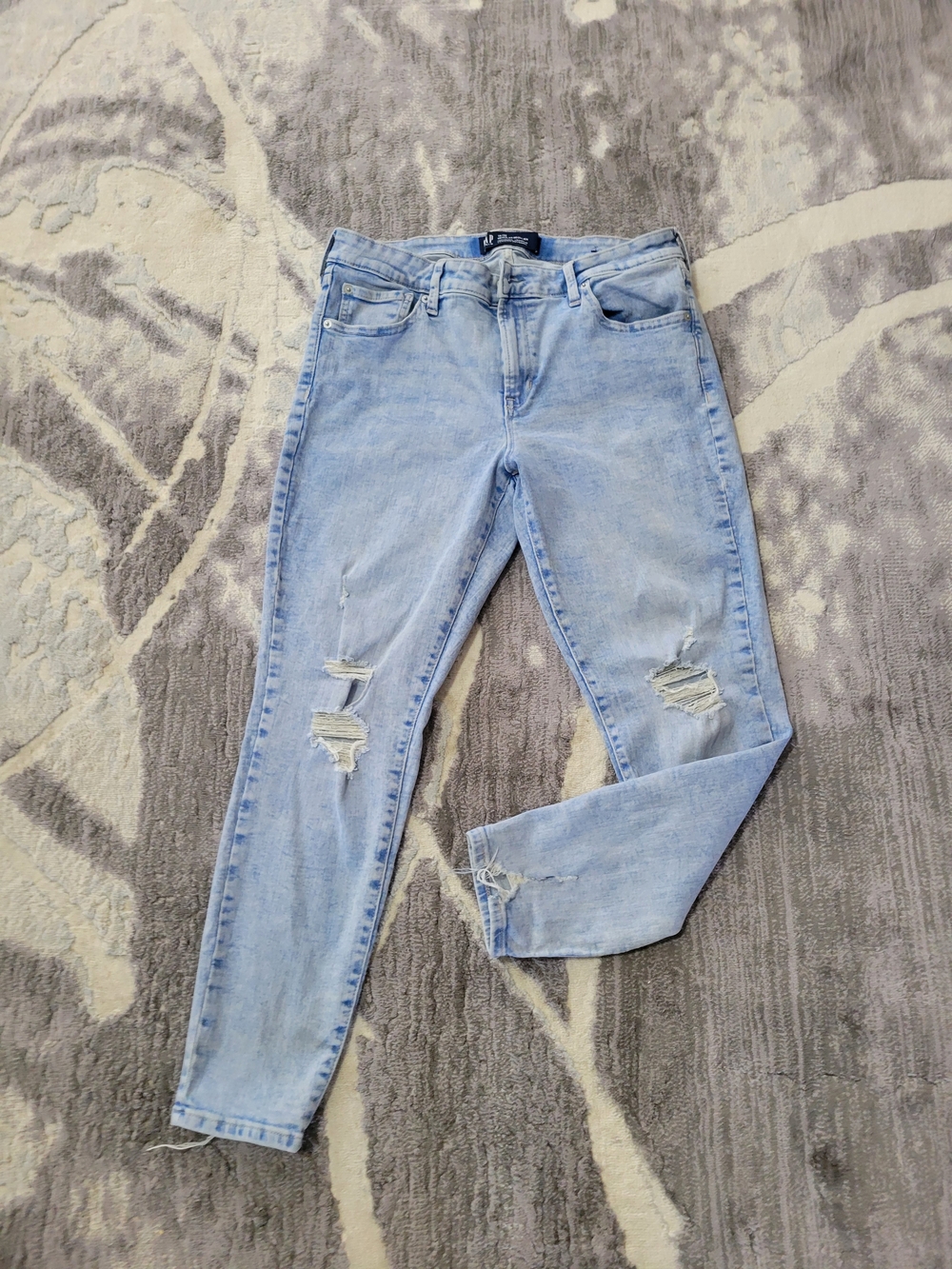 GAP Light Blue Distressed Skinny Jeans for Women Size 32